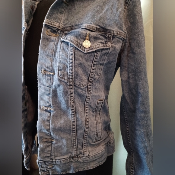 A Lucky Brand Tomboy Trucker Blue Denim Jean Jacket - Picture 6 of 16